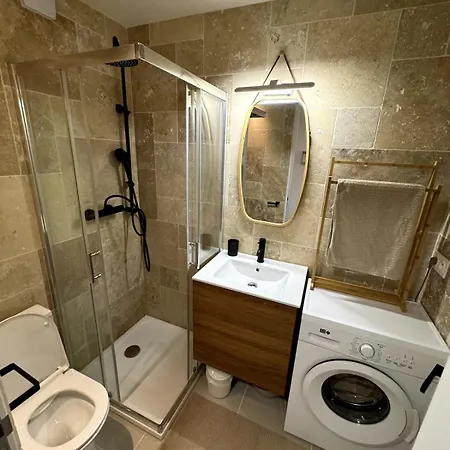 With Swimming Pool Appartement